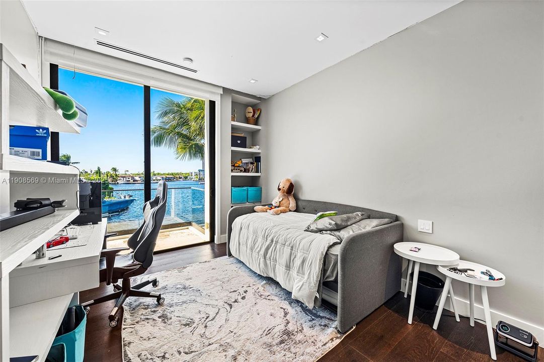 For Sale: $16,900,000 (5 beds, 5 baths, 5347 Square Feet)