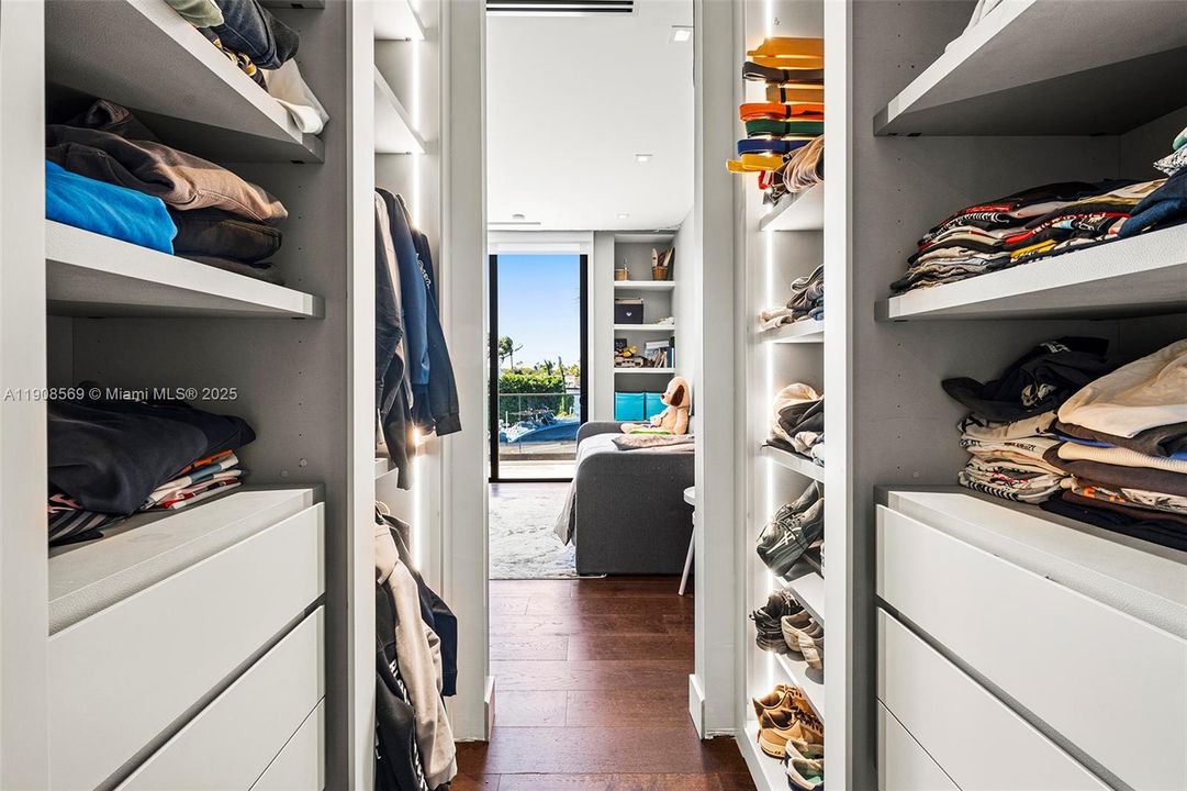 For Sale: $16,900,000 (5 beds, 5 baths, 5347 Square Feet)