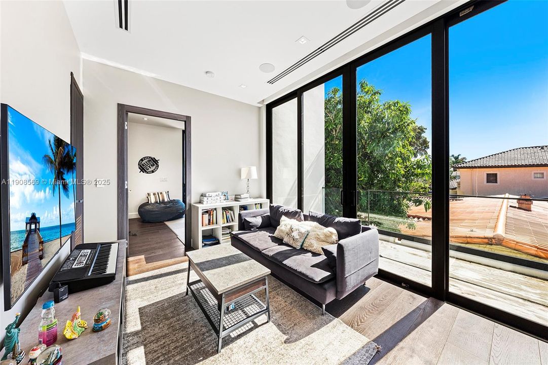 For Sale: $16,900,000 (5 beds, 5 baths, 5347 Square Feet)