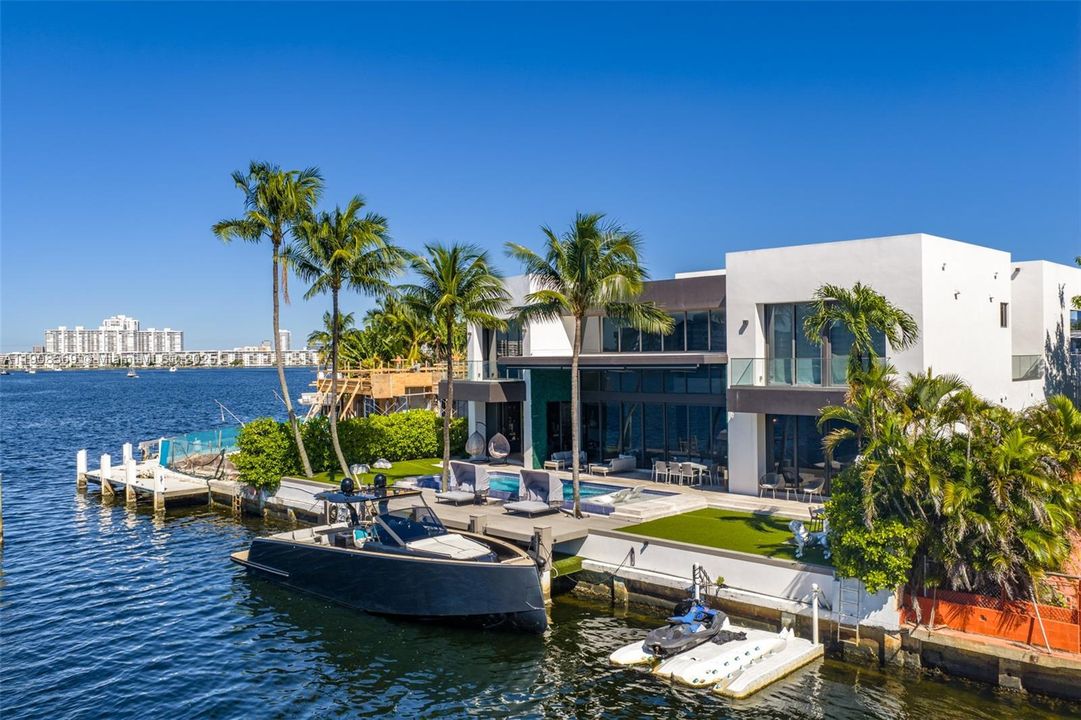 For Sale: $16,900,000 (5 beds, 5 baths, 5347 Square Feet)