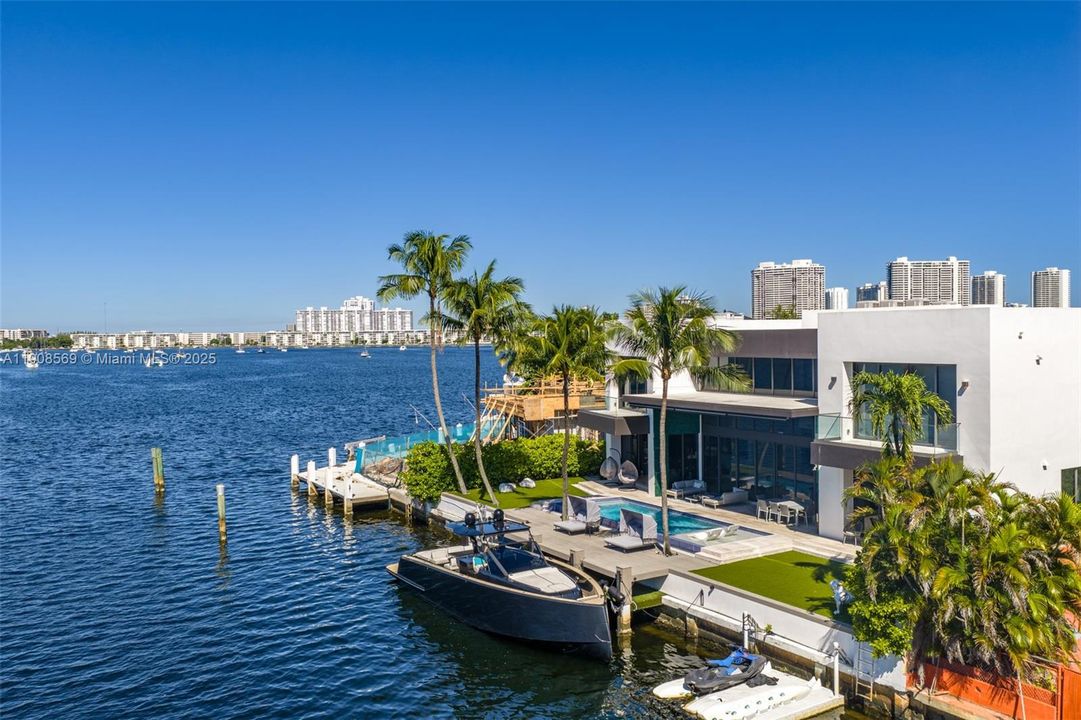 For Sale: $16,900,000 (5 beds, 5 baths, 5347 Square Feet)