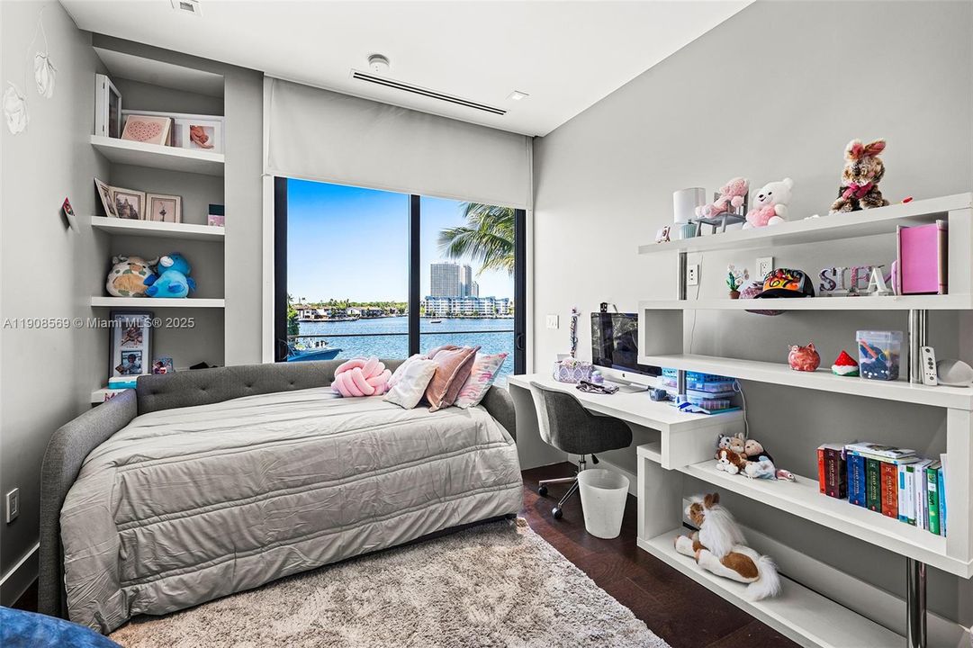 For Sale: $16,900,000 (5 beds, 5 baths, 5347 Square Feet)