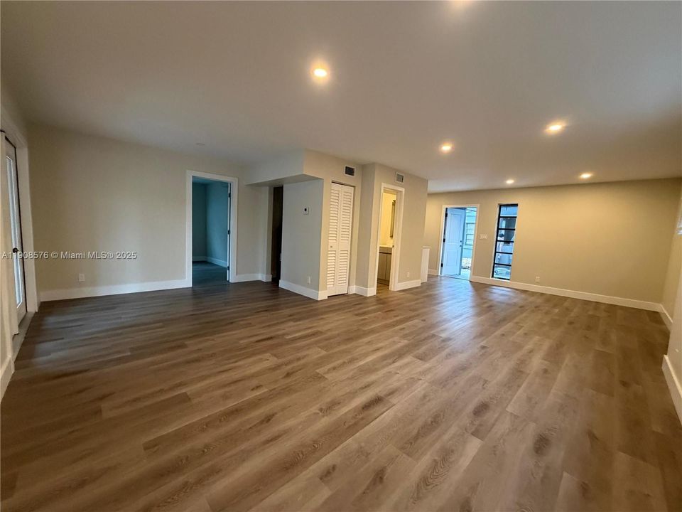Active With Contract: $1,750 (1 beds, 1 baths, 5062 Square Feet)