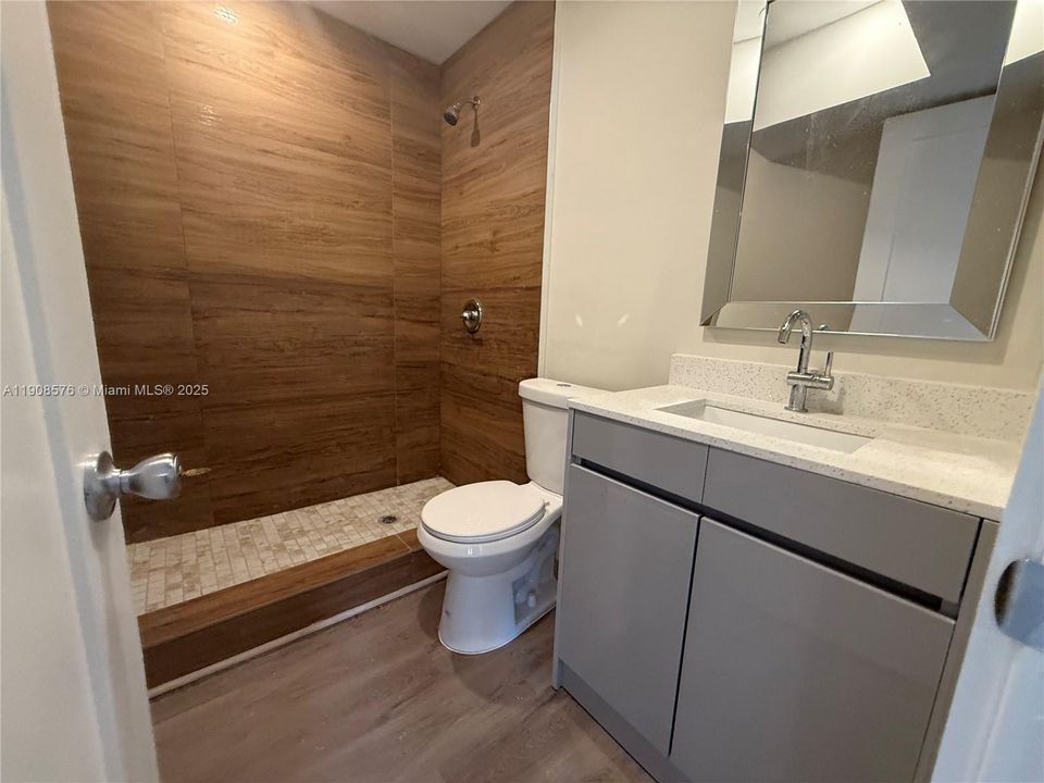 Active With Contract: $1,750 (1 beds, 1 baths, 5062 Square Feet)