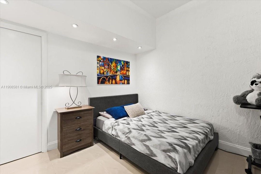 Active With Contract: $443,500 (3 beds, 2 baths, 1444 Square Feet)