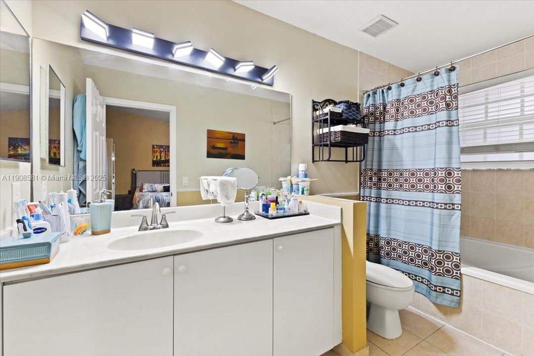 Active With Contract: $443,500 (3 beds, 2 baths, 1444 Square Feet)