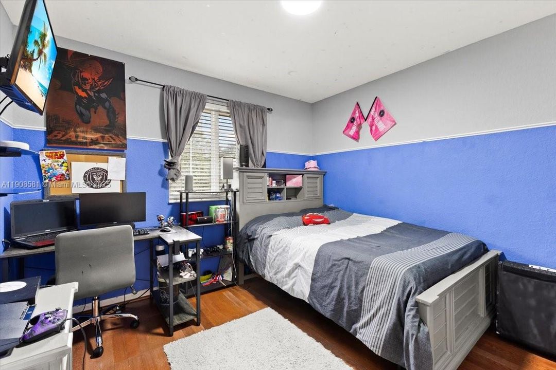 Active With Contract: $443,500 (3 beds, 2 baths, 1444 Square Feet)