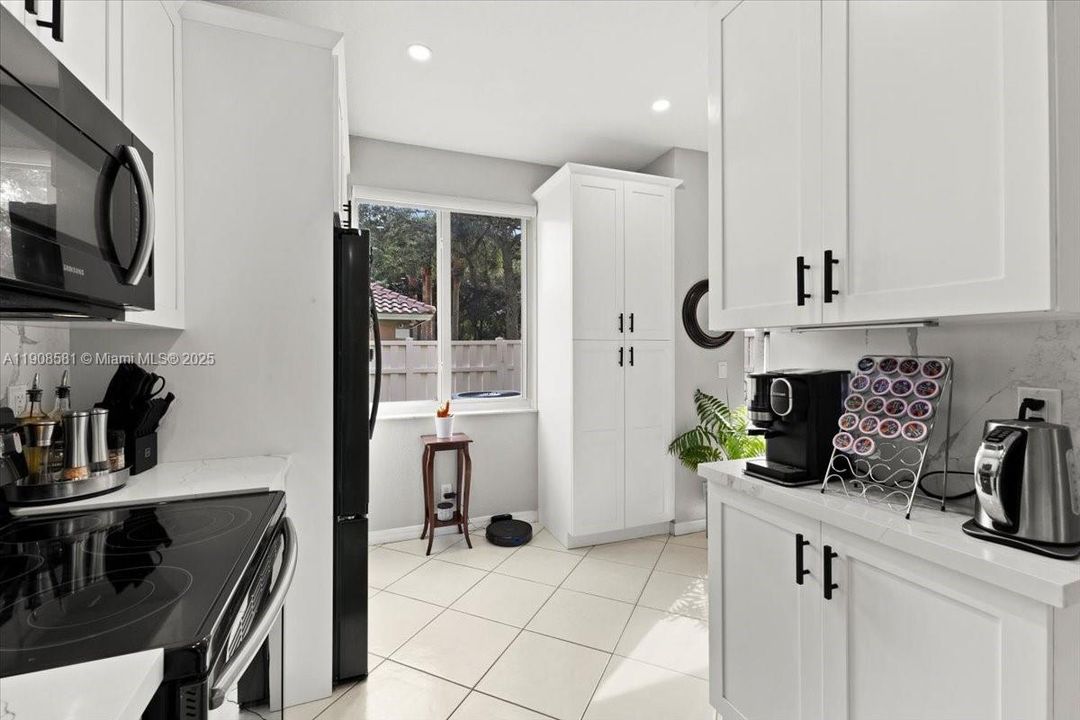 Active With Contract: $443,500 (3 beds, 2 baths, 1444 Square Feet)