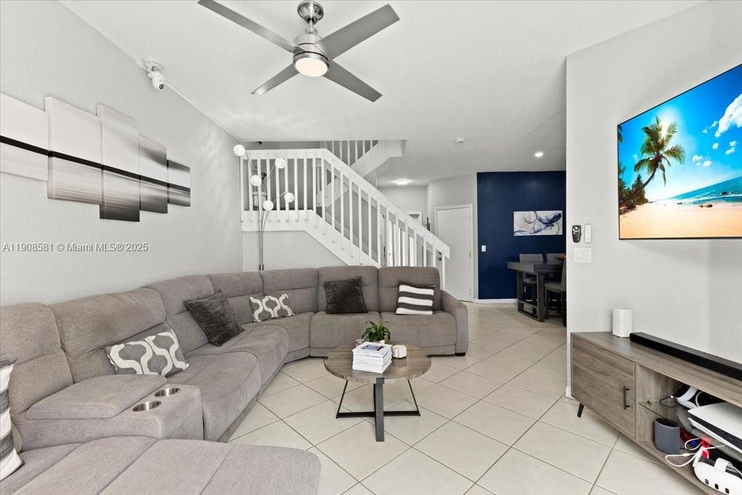 Active With Contract: $443,500 (3 beds, 2 baths, 1444 Square Feet)