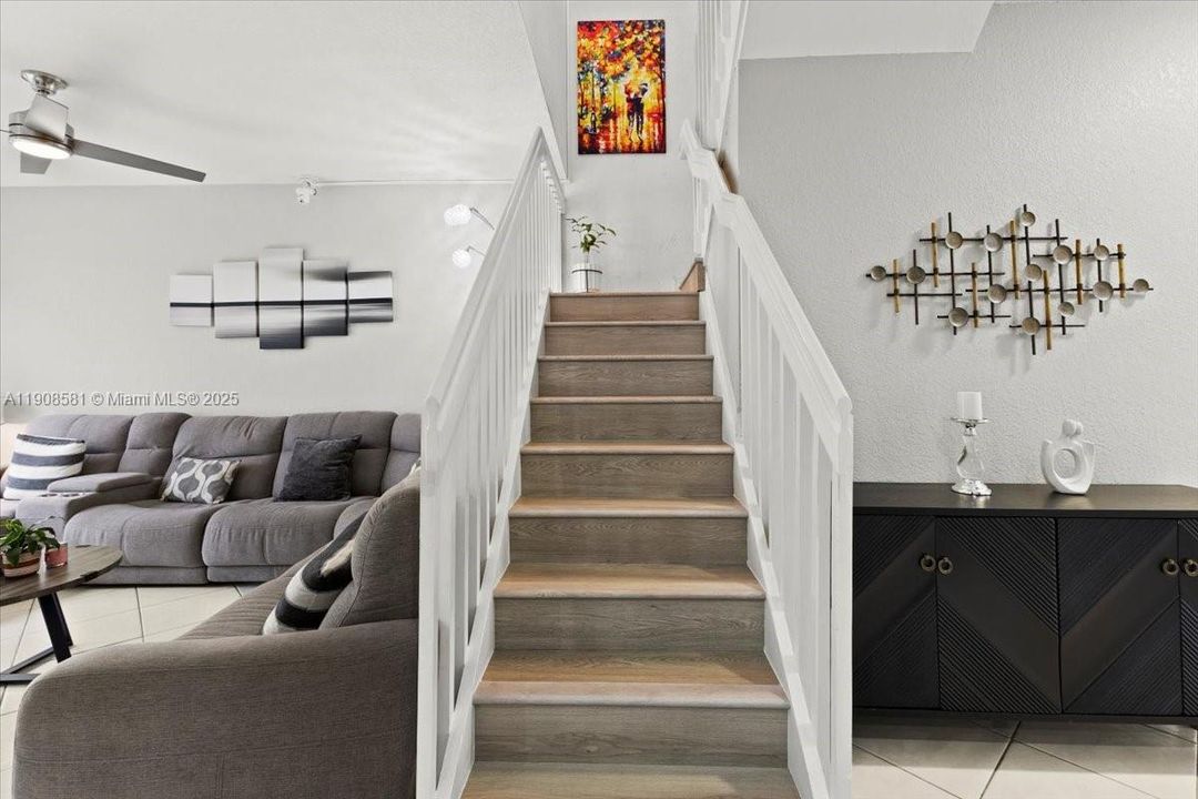 Active With Contract: $443,500 (3 beds, 2 baths, 1444 Square Feet)