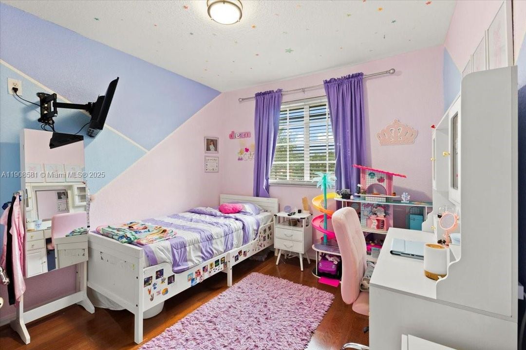 Active With Contract: $443,500 (3 beds, 2 baths, 1444 Square Feet)