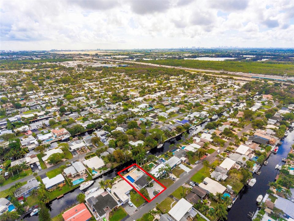 7 min drive from Ft Lauderdale Airport