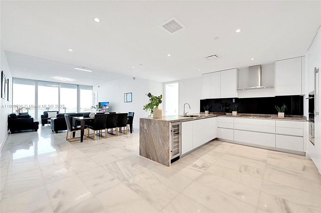 Active With Contract: $12,000 (2 beds, 2 baths, 1910 Square Feet)