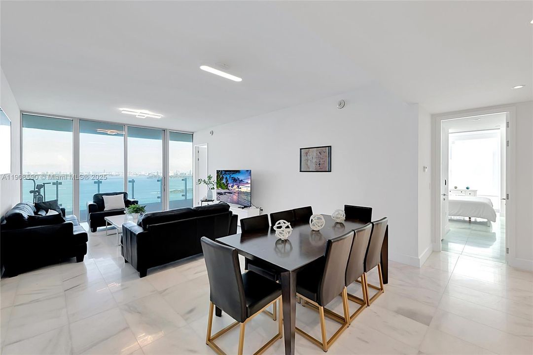 Active With Contract: $12,000 (2 beds, 2 baths, 1910 Square Feet)