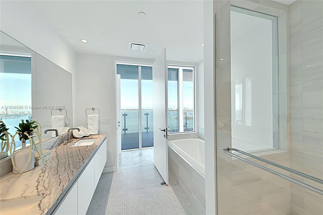 Principal Bathroom - take a bath or shower looking at the relaxing water