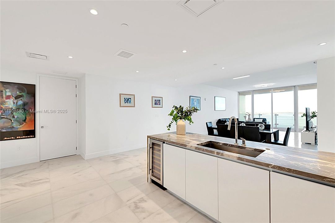 Active With Contract: $12,000 (2 beds, 2 baths, 1910 Square Feet)