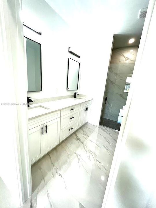 Recently Rented: $2,200 (3 beds, 2 baths, 1776 Square Feet)