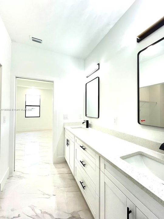 Recently Rented: $2,200 (3 beds, 2 baths, 1776 Square Feet)