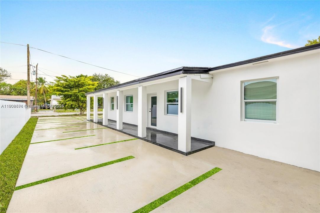 For Sale: $749,000 (0 beds, 0 baths, 1592 Square Feet)