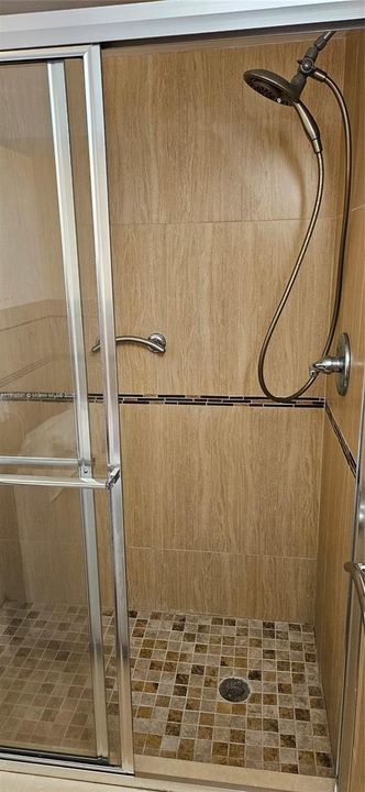 For Sale: $295,000 (2 beds, 1 baths, 900 Square Feet)