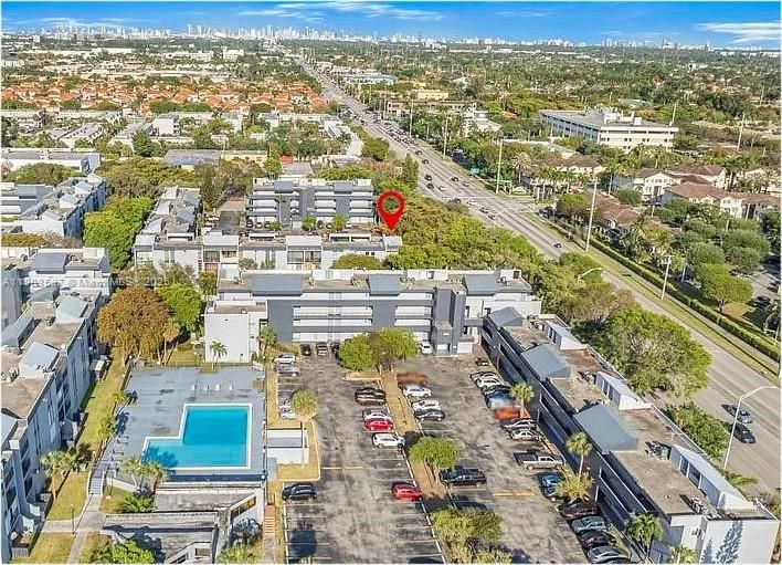 For Sale: $295,000 (2 beds, 1 baths, 900 Square Feet)