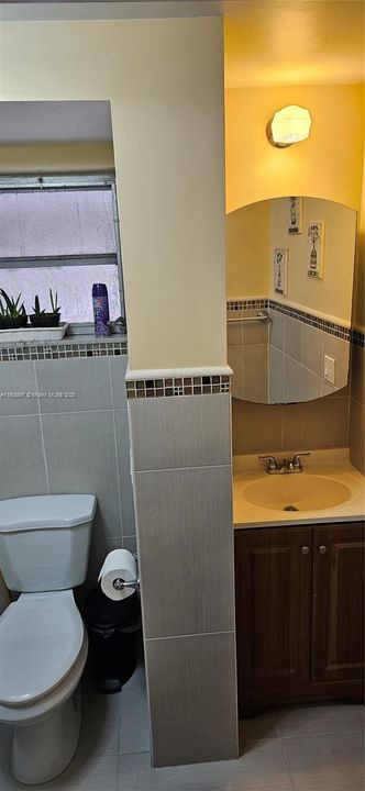 For Sale: $295,000 (2 beds, 1 baths, 900 Square Feet)