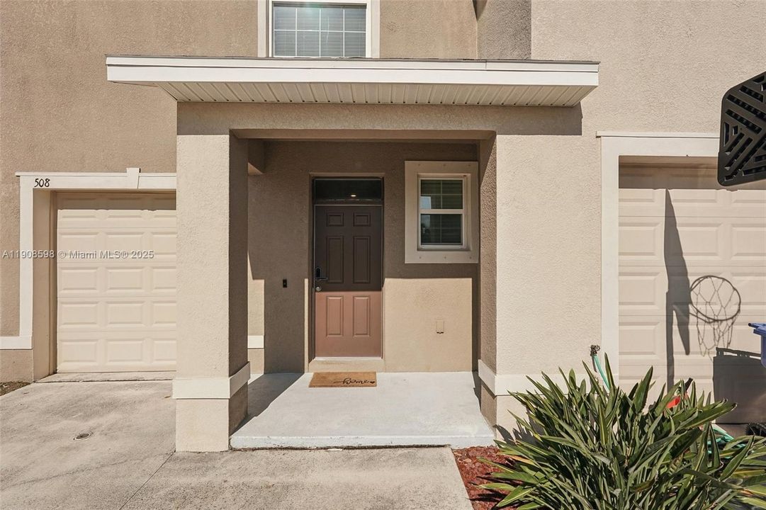 На продажу: $259,500 (3 спален, 2 ванн, 1785 Квадратных фут)