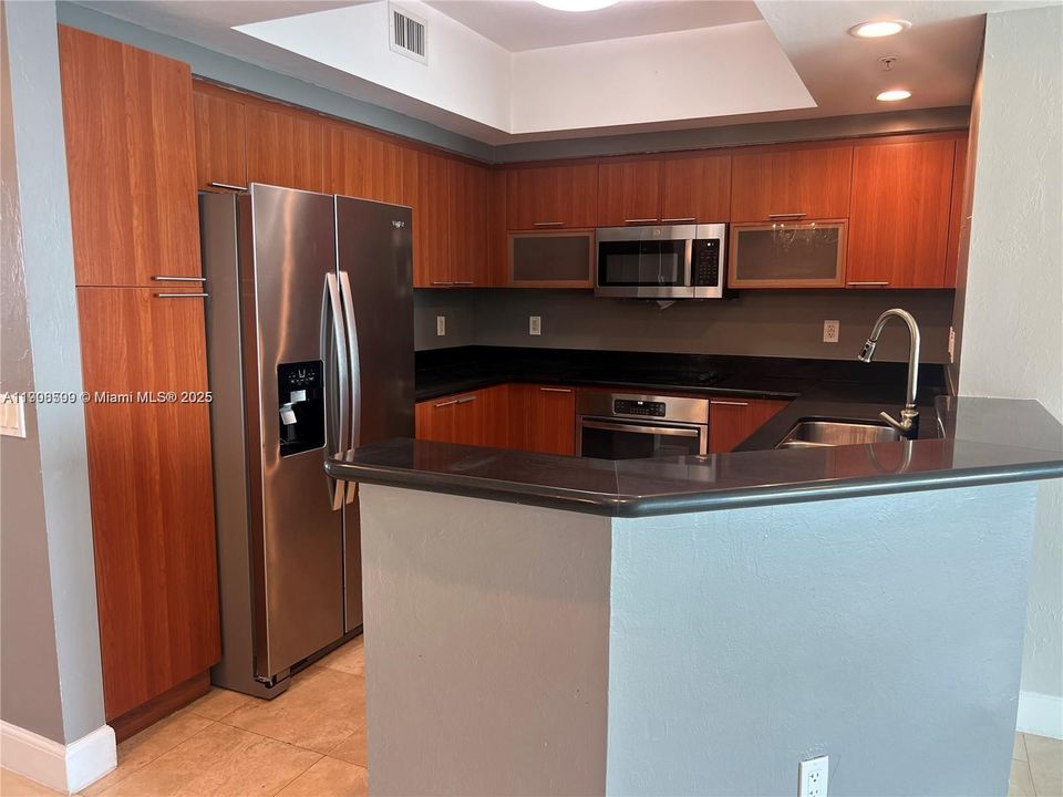 Active With Contract: $419,500 (2 beds, 2 baths, 1763 Square Feet)