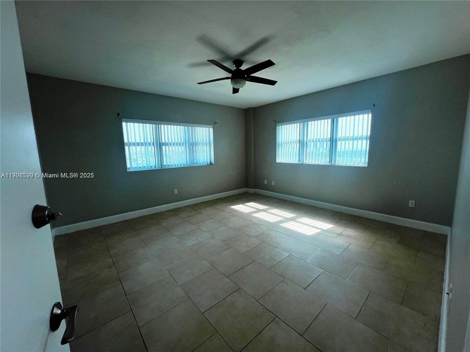 Active With Contract: $419,500 (2 beds, 2 baths, 1763 Square Feet)