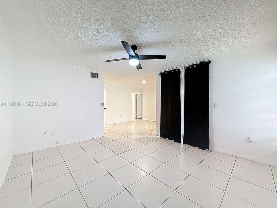 待售: $279,900 (3 贝兹, 2 浴室, 1130 平方英尺)