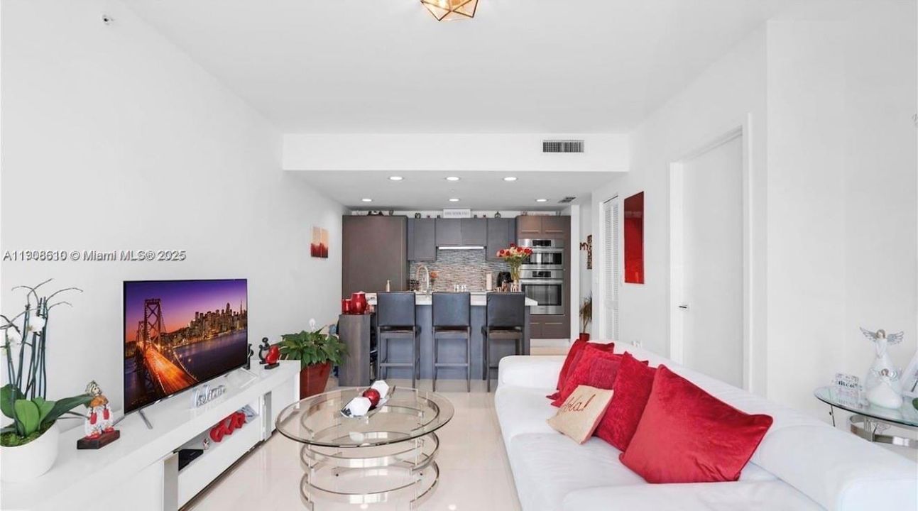 Недавно арендовано: $2,300 (1 спален, 1 ванн, 0 Квадратных фут)