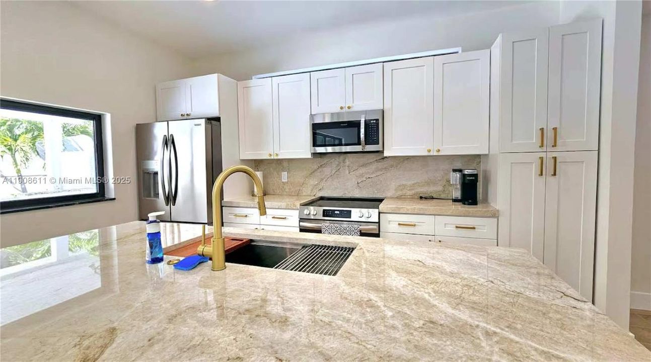 For Sale: $1,450,000 (5 beds, 3 baths, 2999 Square Feet)