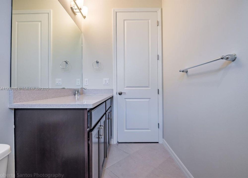 合同活跃: $3,500 (3 贝兹, 2 浴室, 1673 平方英尺)