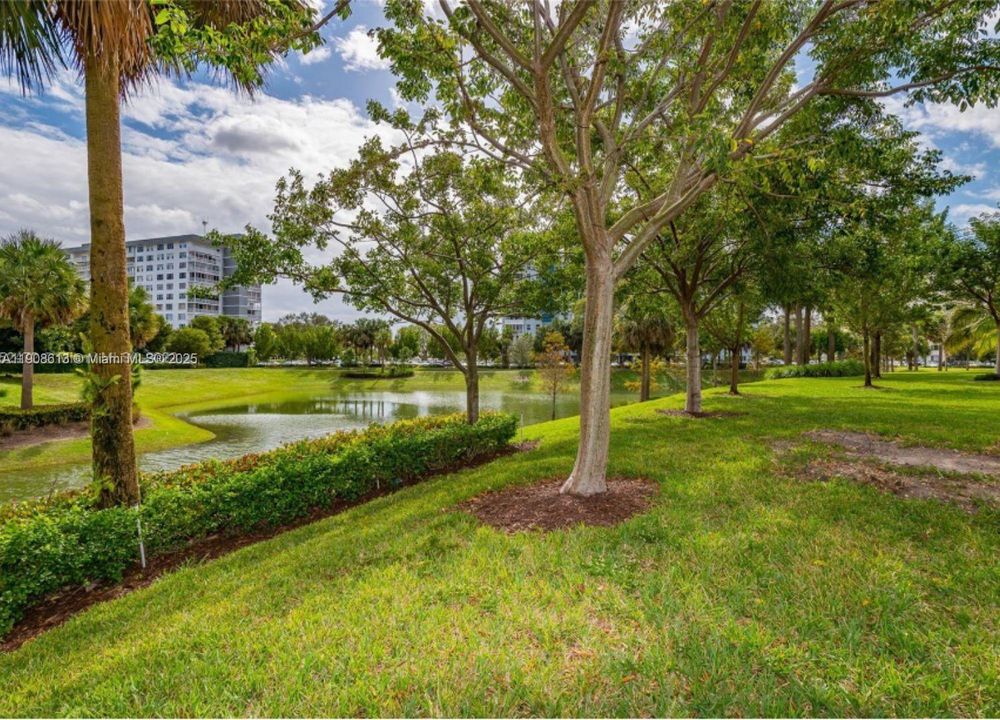 合同活跃: $3,500 (3 贝兹, 2 浴室, 1673 平方英尺)