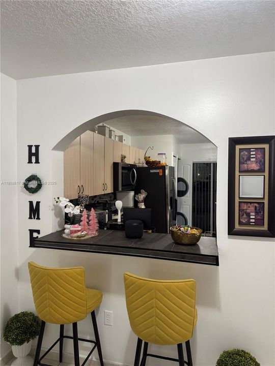 For Rent: $1,750 (2 beds, 2 baths, 822 Square Feet)