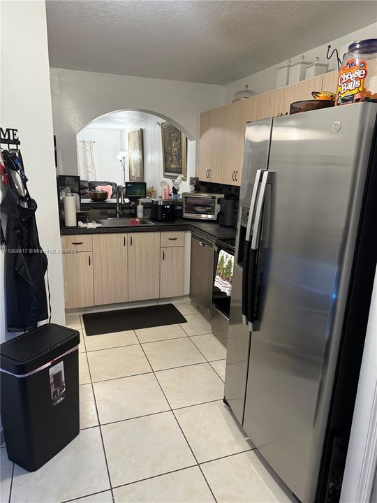 For Rent: $1,750 (2 beds, 2 baths, 822 Square Feet)