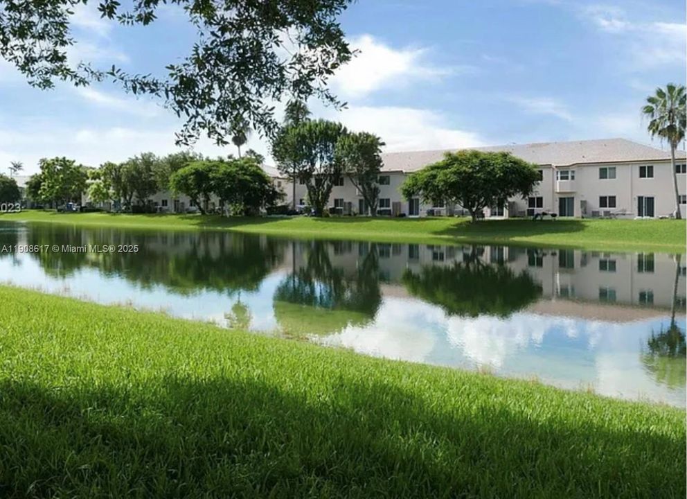 For Rent: $1,750 (2 beds, 2 baths, 822 Square Feet)