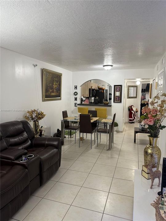 For Rent: $1,750 (2 beds, 2 baths, 822 Square Feet)