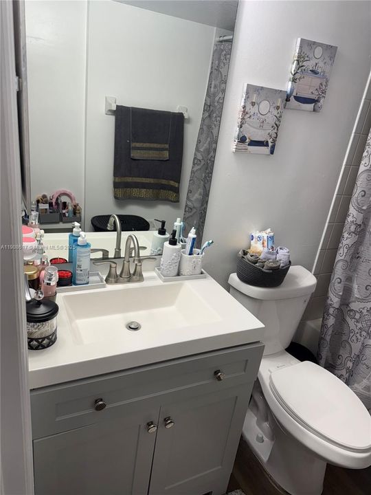 For Rent: $1,750 (2 beds, 2 baths, 822 Square Feet)