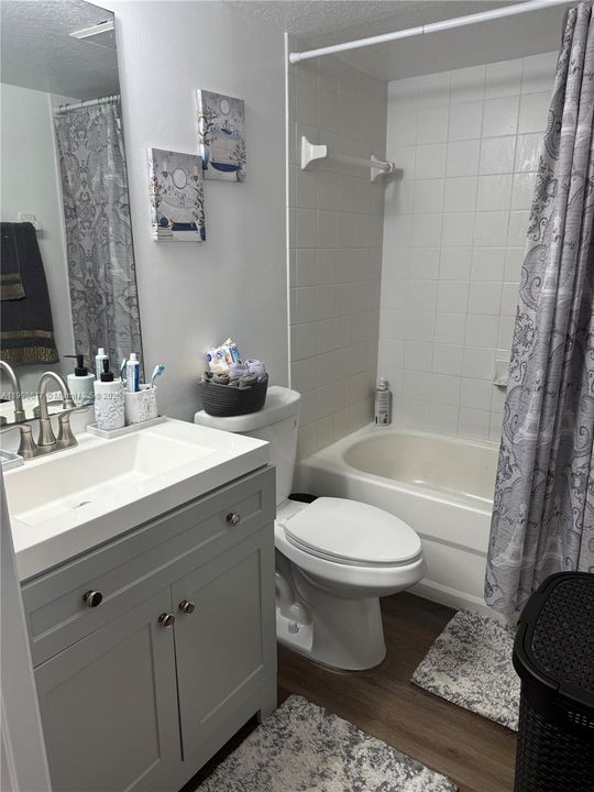 For Rent: $1,750 (2 beds, 2 baths, 822 Square Feet)