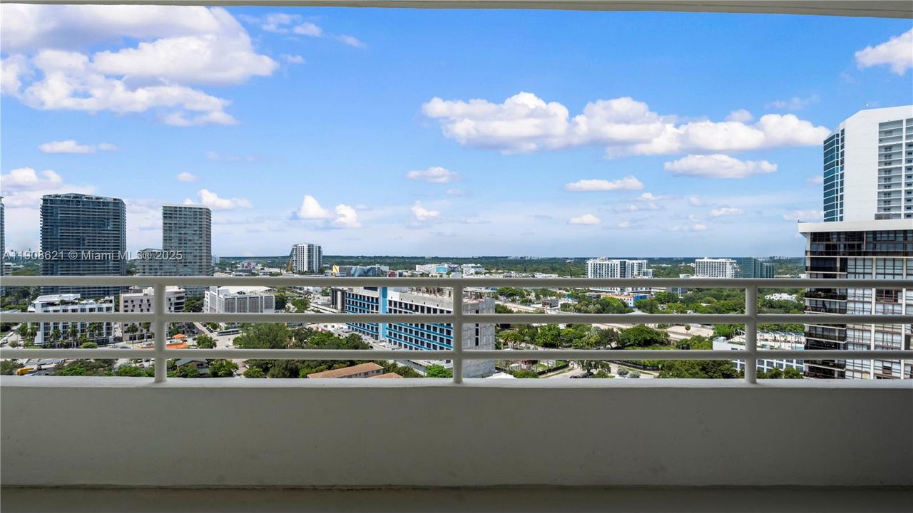 Active With Contract: $3,479 (1 beds, 1 baths, 1036 Square Feet)