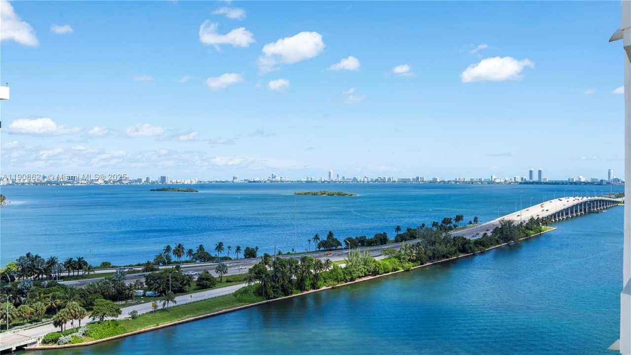 Active With Contract: $3,479 (1 beds, 1 baths, 1036 Square Feet)