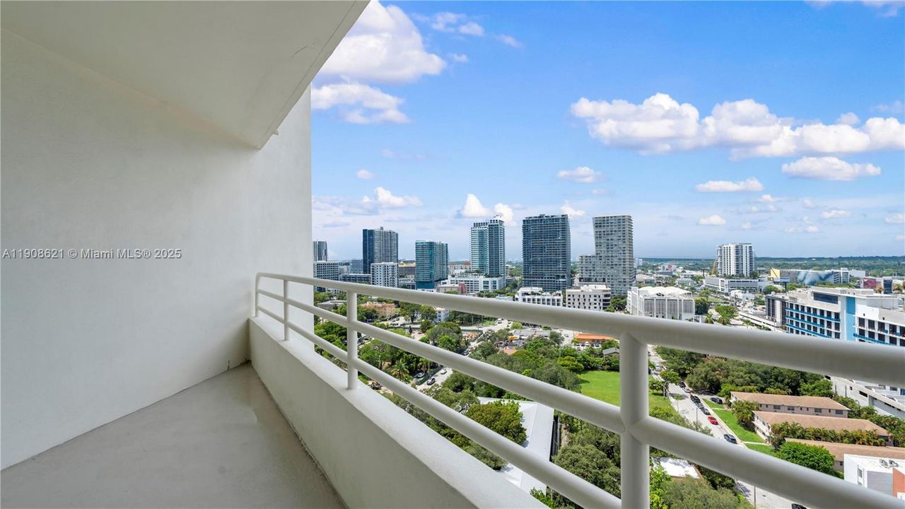 Active With Contract: $3,479 (1 beds, 1 baths, 1036 Square Feet)
