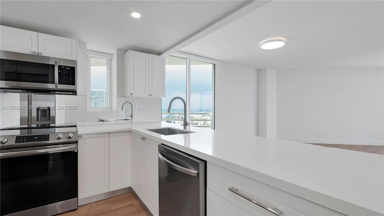 Active With Contract: $3,479 (1 beds, 1 baths, 1036 Square Feet)