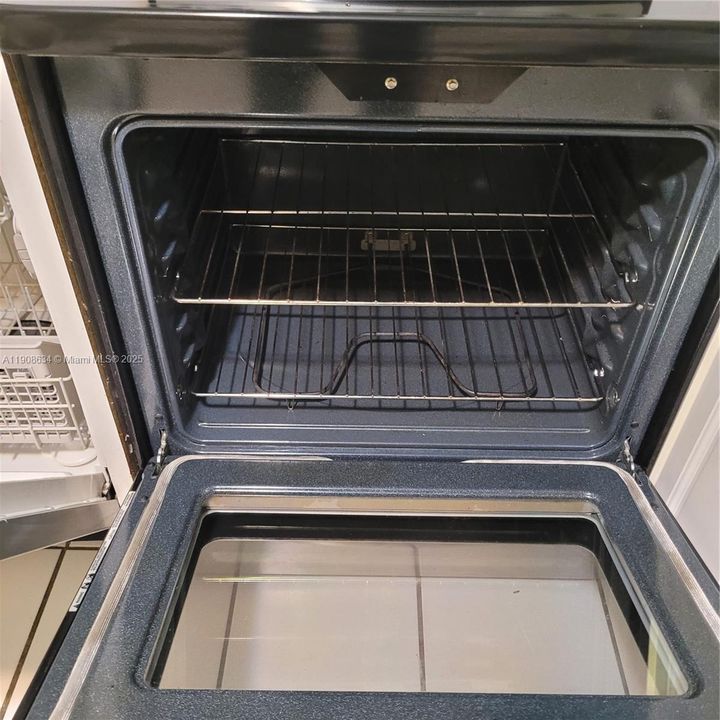 Activo con contrato: $1,675 (1 camas, 1 baños, 640 Pies cuadrados)