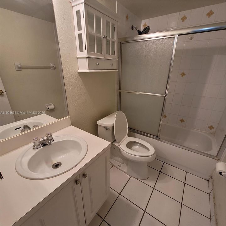 Activo con contrato: $1,675 (1 camas, 1 baños, 640 Pies cuadrados)