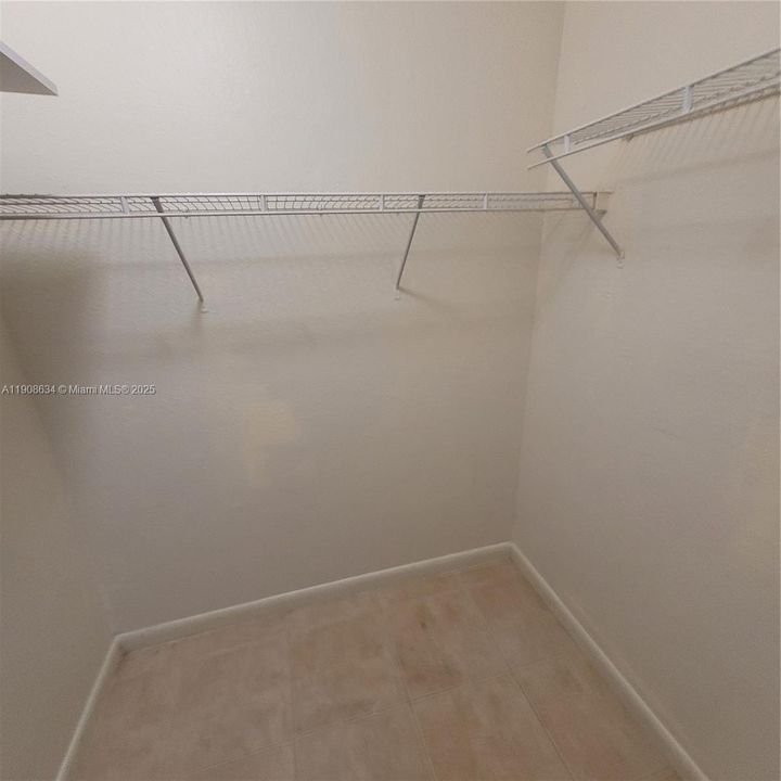 Activo con contrato: $1,675 (1 camas, 1 baños, 640 Pies cuadrados)