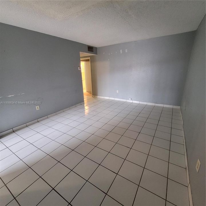 Activo con contrato: $1,675 (1 camas, 1 baños, 640 Pies cuadrados)