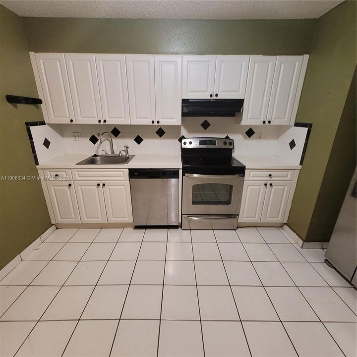 Activo con contrato: $1,675 (1 camas, 1 baños, 640 Pies cuadrados)