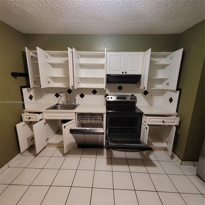 Activo con contrato: $1,675 (1 camas, 1 baños, 640 Pies cuadrados)